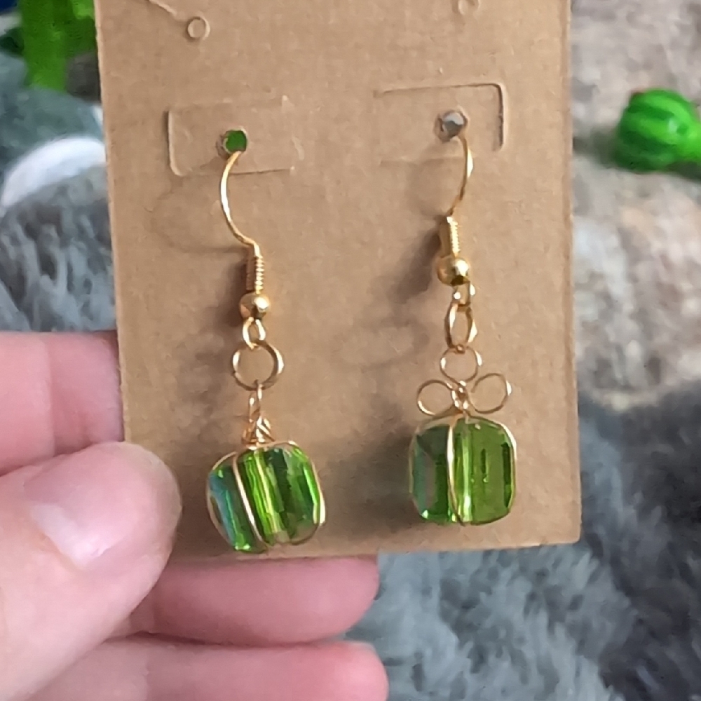 Elegant Green and Gold Present Earrings